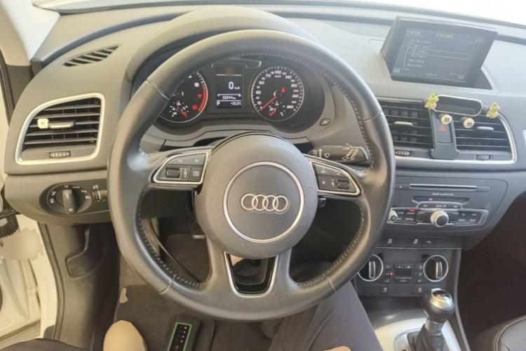Used Audi Q3 2016 30 TFSI Fashion Model Steering Wheel
