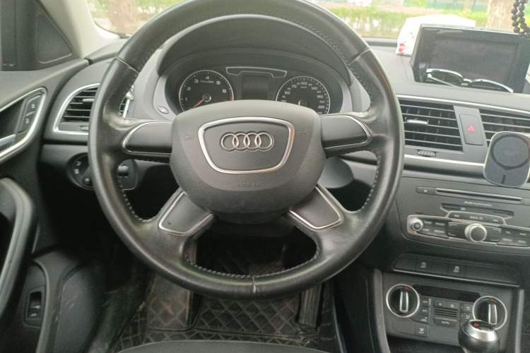 Used Audi Q3 2016 30 TFSI Standard Model Steering Wheel