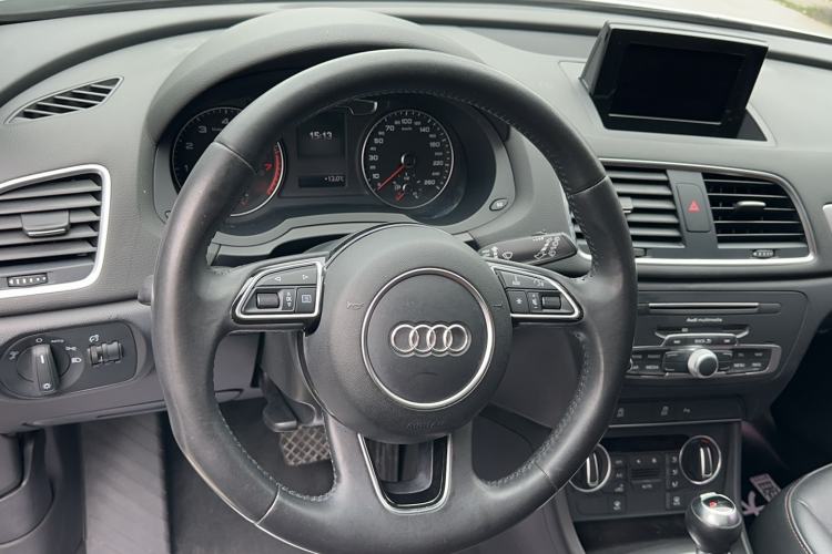 Used Audi Q3 2016 30 TFSI Fashion Model Steering Wheel