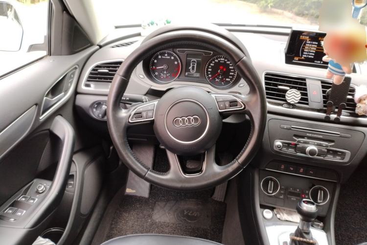 Used Audi Q3 2016 30 TFSI Fashion Model Steering Wheel