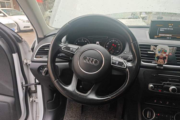 Used Audi Q3 2016 30 TFSI Fashion Model Steering Wheel