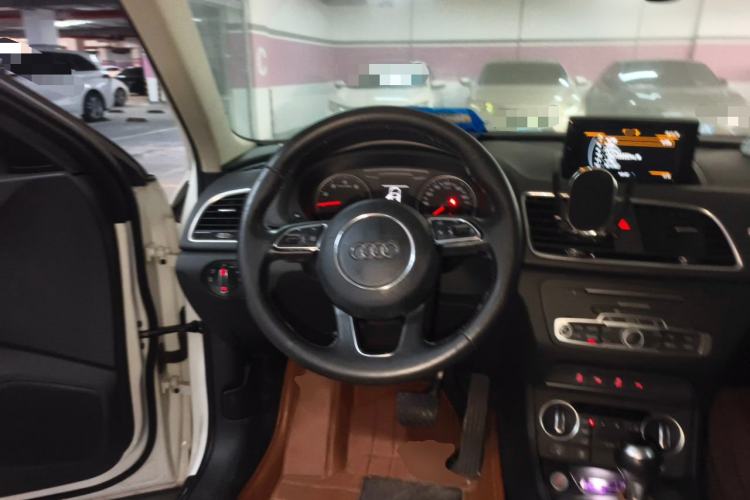 Used Audi Q3 2016 35 TFSI Style Edition Steering Wheel