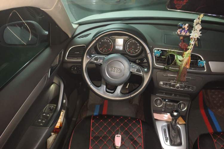 Used Audi Q3 2016 35 TFSI Fashion Model Steering Wheel