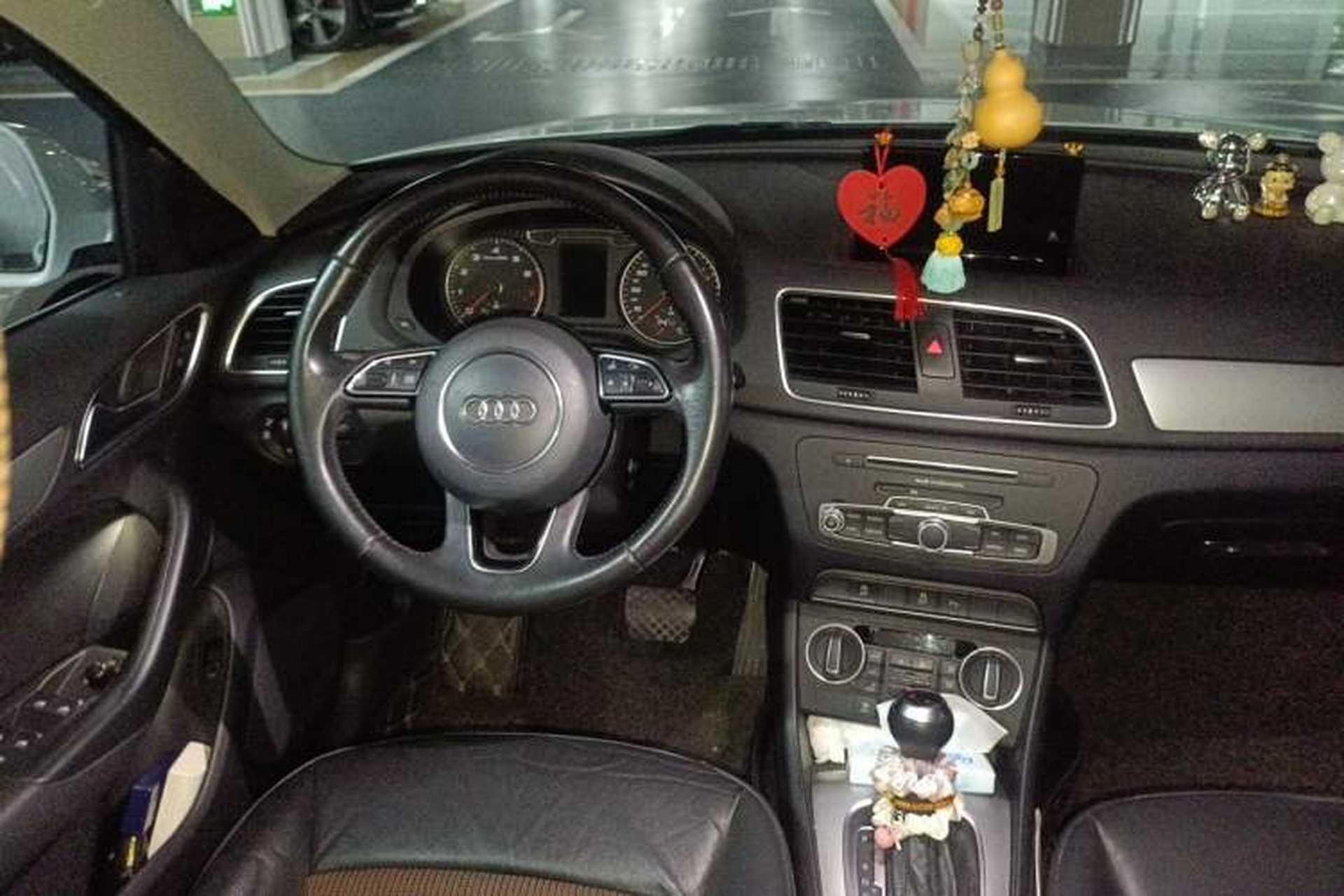 Used Audi Q3 2016 35 TFSI Fashion Model Steering Wheel