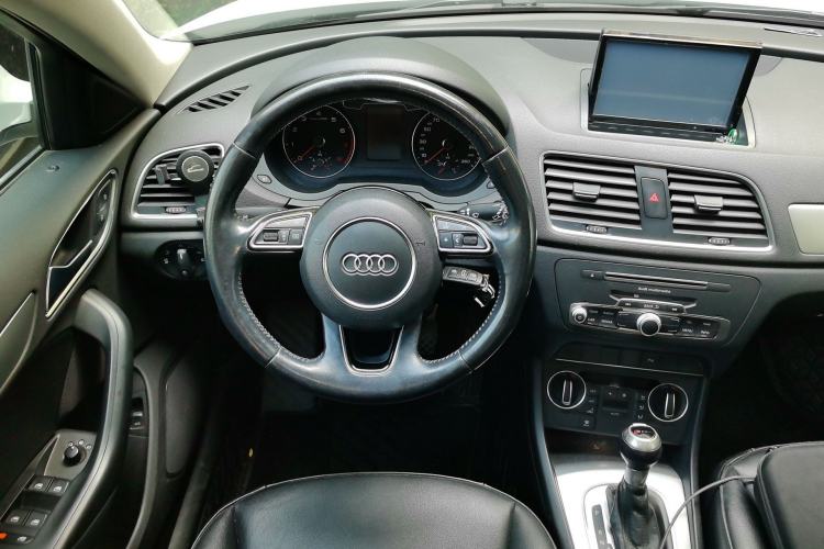 Used Audi Q3 2016 35 TFSI Fashion Model Steering Wheel