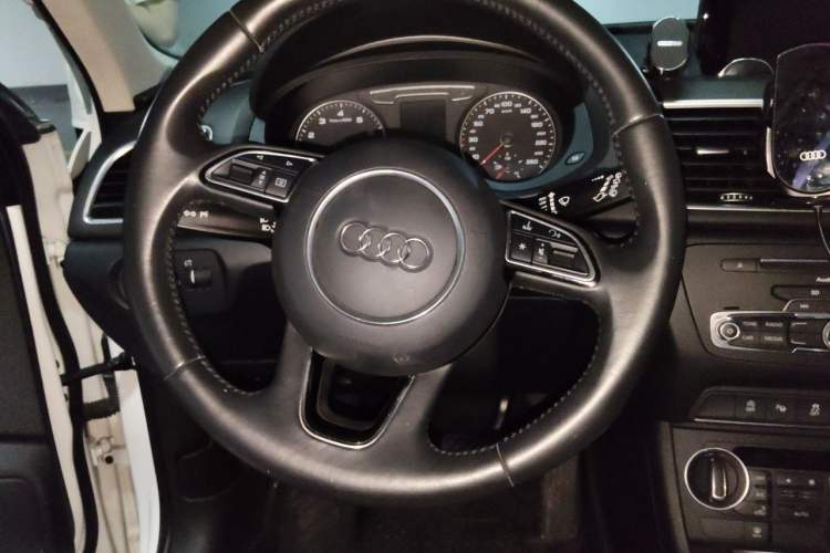 Used Audi Q3 2016 35 TFSI quattro all-wheel-drive style model Steering Wheel