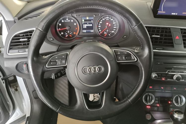 Used Audi Q3 2016 35 TFSI Collection Edition quattro Enjoyment Model Steering Wheel