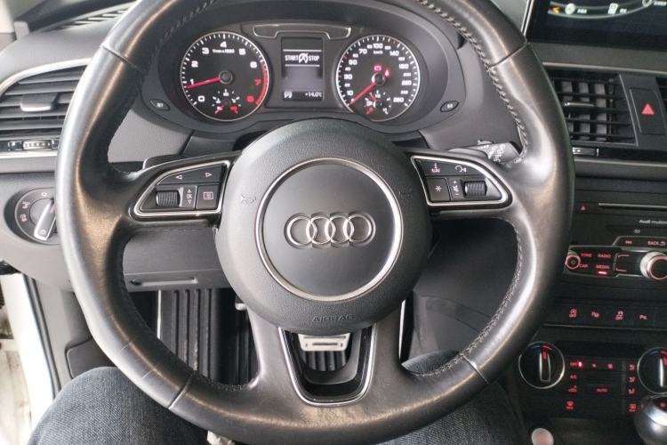 Used Audi Q3 2016 35 TFSI Style Edition Steering Wheel