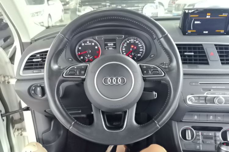 Used Audi Q3 2016 35 TFSI Fashion Model Steering Wheel