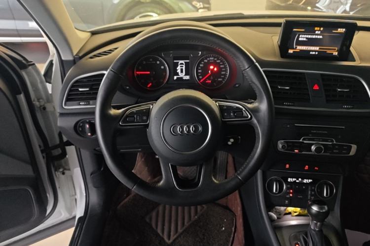Used Audi Q3 2016 30 TFSI Fashion Model Steering Wheel