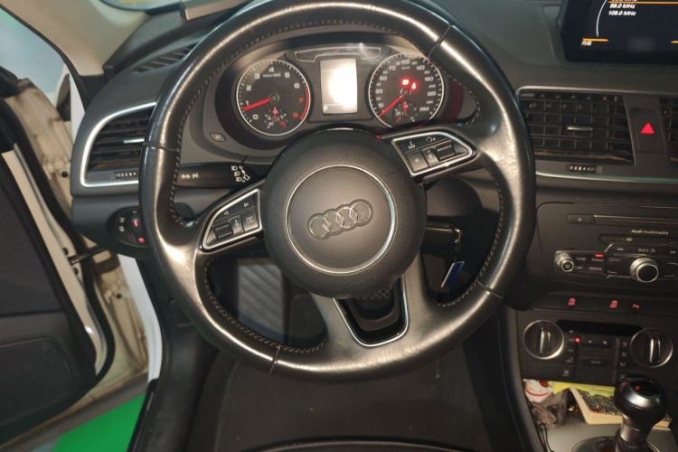 Used Audi Q3 2016 35 TFSI Fashion Model Steering Wheel