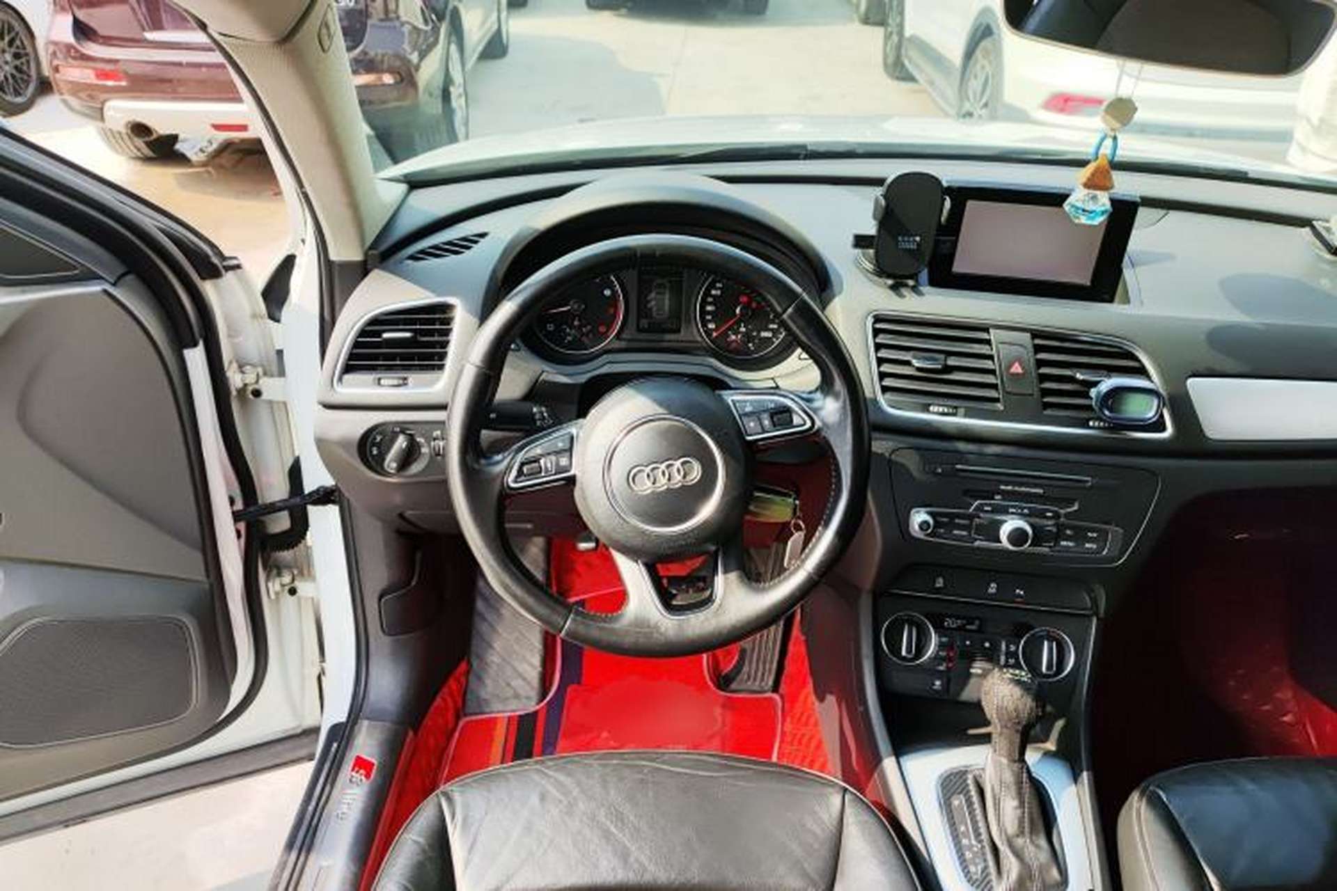 Used Audi Q3 2016 30 TFSI Fashion Model Steering Wheel