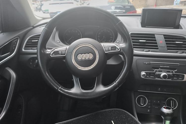 Used Audi Q3 2016 35 TFSI Fashion Model Steering Wheel