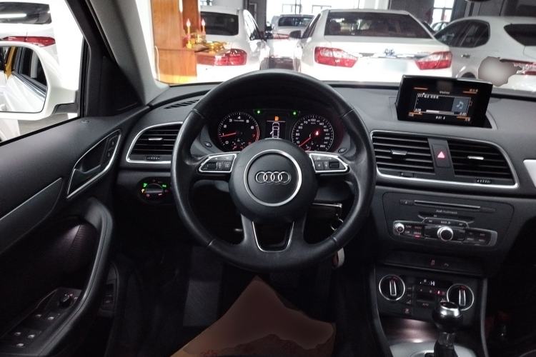 Used Audi Q3 2016 30 TFSI Fashion Model Steering Wheel