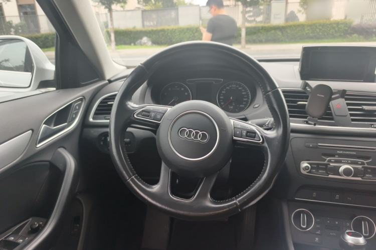 Used Audi Q3 2016 30 TFSI Fashion Model Steering Wheel