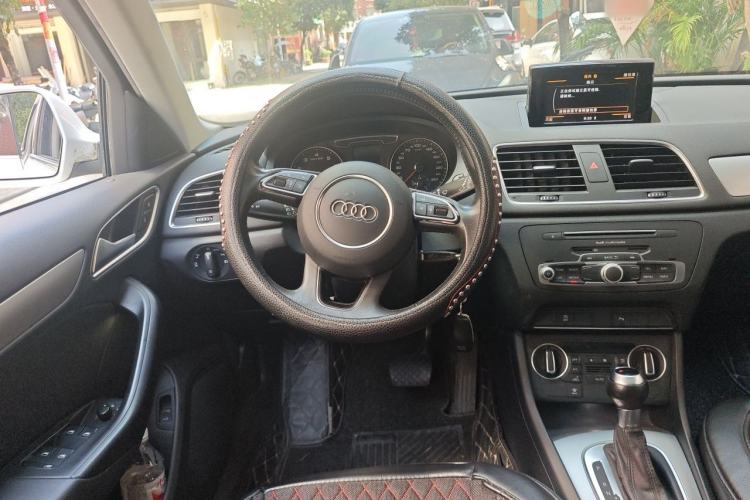Used Audi Q3 2016 30 TFSI Fashion Model Steering Wheel