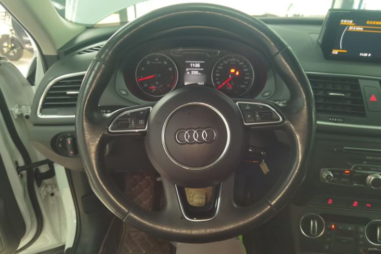 Used Audi Q3 2016 35 TFSI Fashion Model Steering Wheel