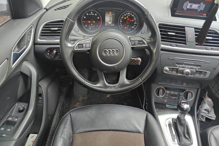 Used Audi Q3 2016 30 TFSI Fashion Model Steering Wheel
