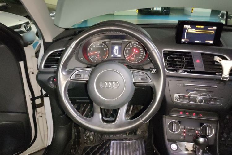 Used Audi Q3 2016 30 TFSI Fashion Model Steering Wheel