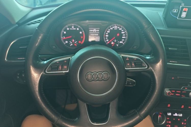 Used Audi Q3 2016 35 TFSI Fashion Model Steering Wheel