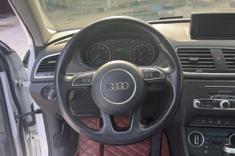 Used Audi Q3 2016 30 TFSI Fashion Model Steering Wheel