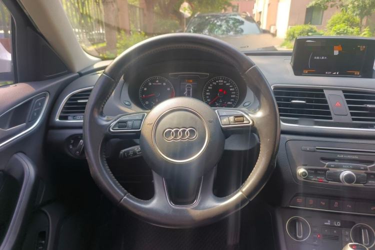 Used Audi Q3 2016 35 TFSI quattro all-wheel drive special edition Steering Wheel