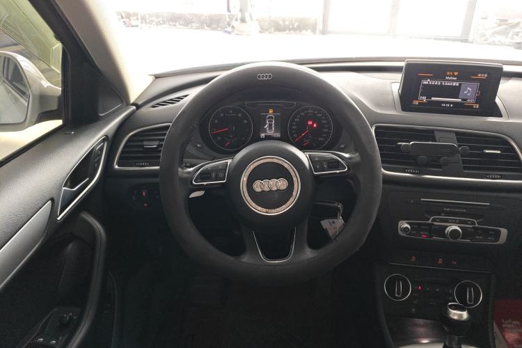 Used Audi Q3 2016 30 TFSI Fashion Model Steering Wheel