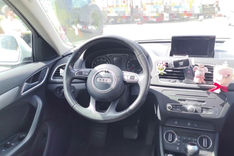 Used Audi Q3 2016 30 TFSI Fashion Model Steering Wheel
