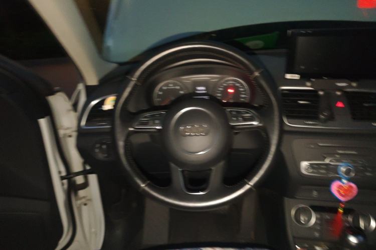 Used Audi Q3 2016 30 TFSI Fashion Model Steering Wheel