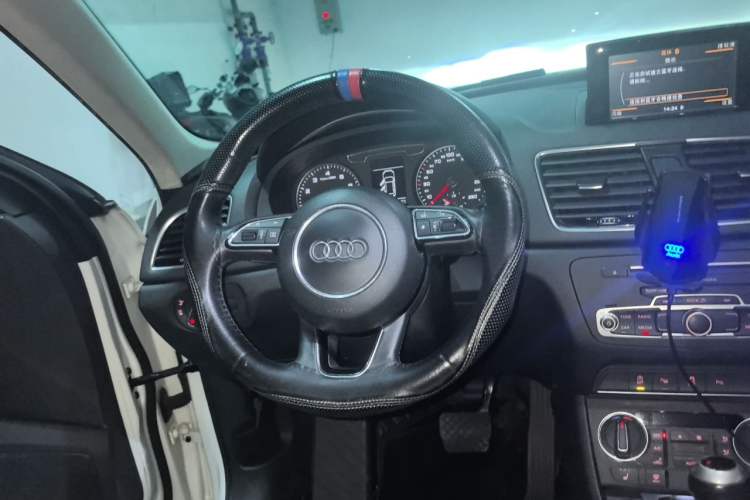 Used Audi Q3 2016 30 TFSI Fashion Model Steering Wheel