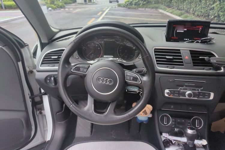 Used Audi Q3 2016 35 TFSI Fashion Model Steering Wheel