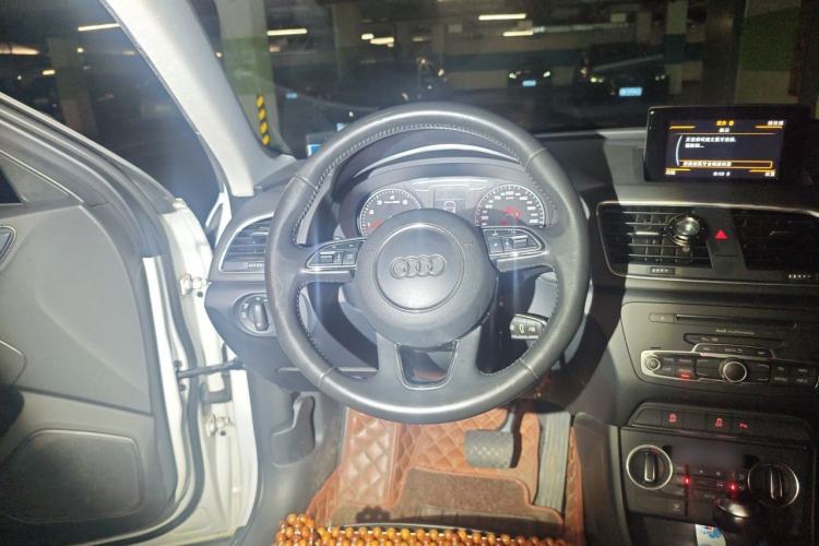 Used Audi Q3 2016 30 TFSI Fashion Model Steering Wheel