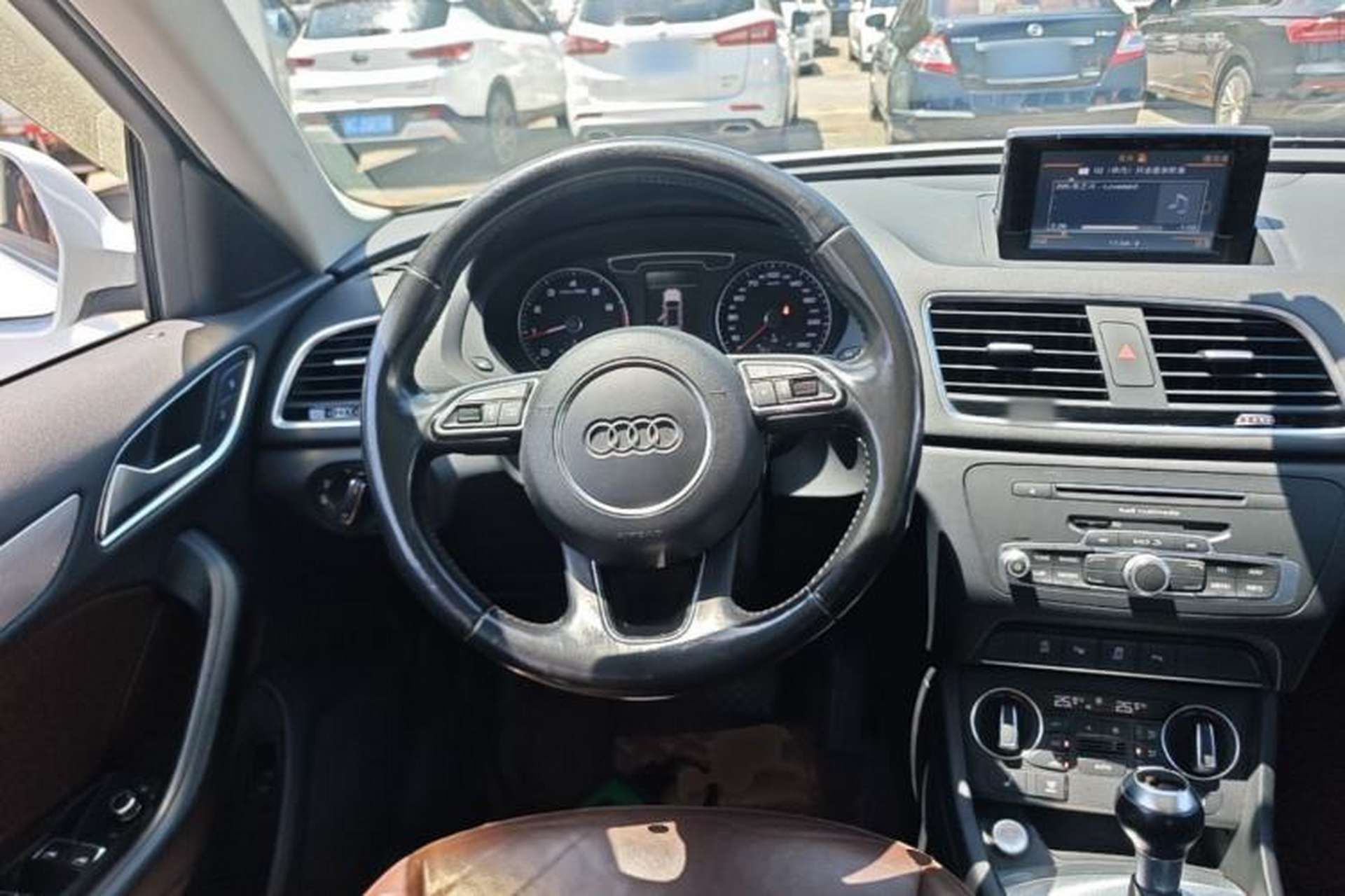 Used Audi Q3 2016 35 TFSI Style Edition Steering Wheel
