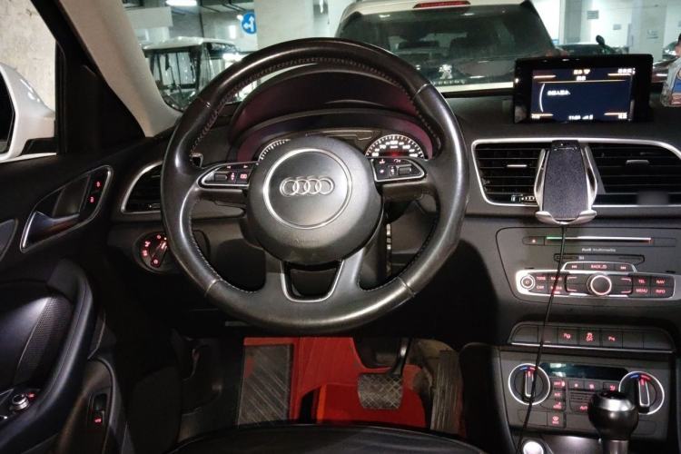 Used Audi Q3 2016 30 TFSI Fashion Model Steering Wheel