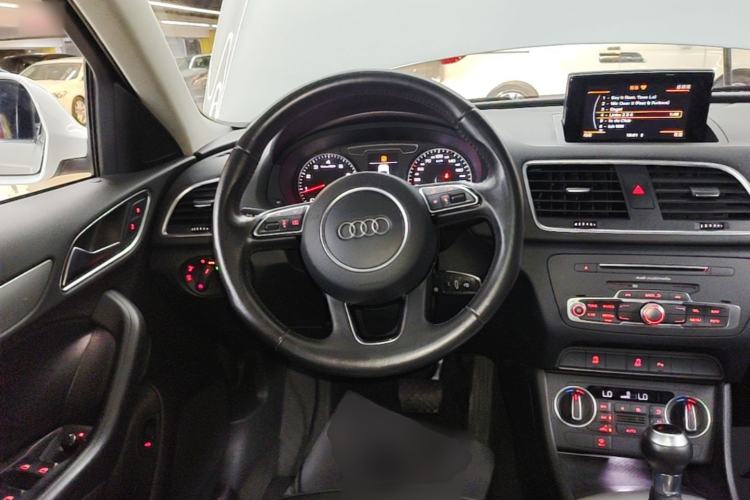 Used Audi Q3 2016 35 TFSI Fashion Model Steering Wheel