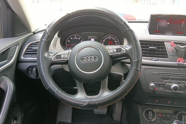 Used Audi Q3 2016 35 TFSI Fashion Model Steering Wheel