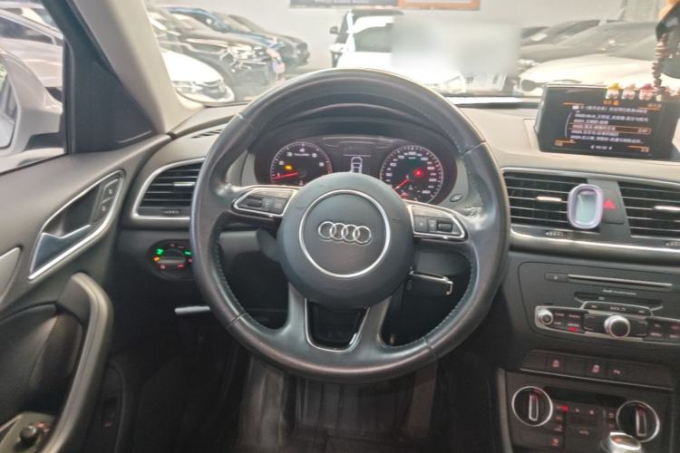 Used Audi Q3 2016 30 TFSI Fashion Model Steering Wheel