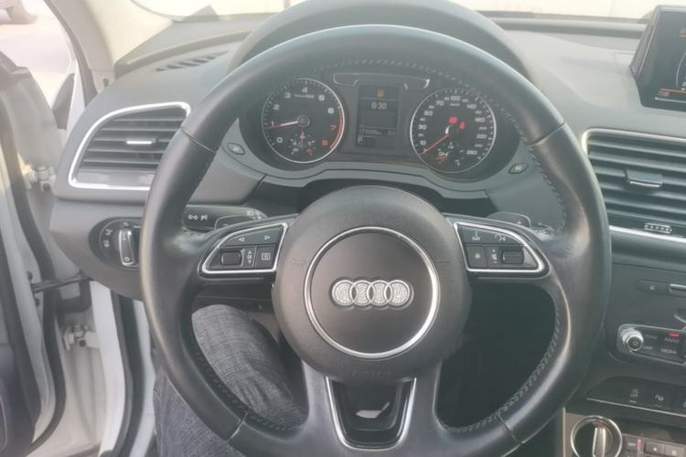 Used Audi Q3 2016 35 TFSI quattro all-wheel-drive style model Steering Wheel