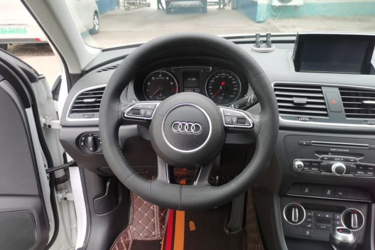 Used Audi Q3 2016 35 TFSI Fashion Model Steering Wheel