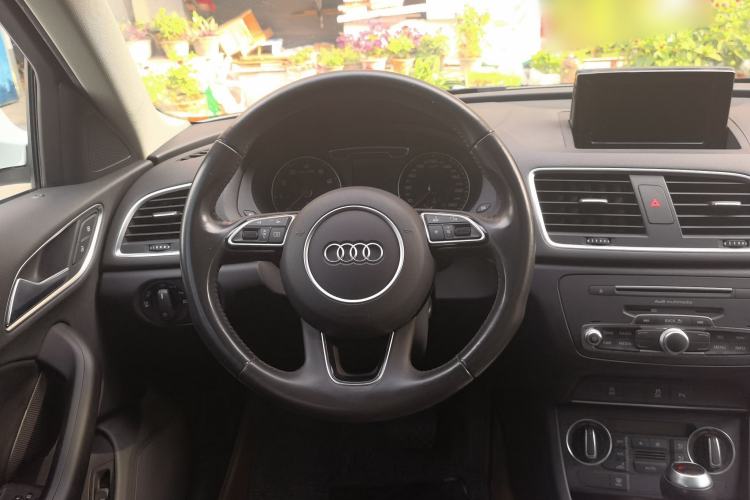Used Audi Q3 2016 35 TFSI Fashion Model Steering Wheel