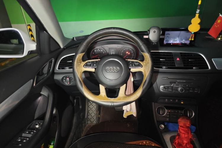 Used Audi Q3 2016 35 TFSI Style Edition Steering Wheel