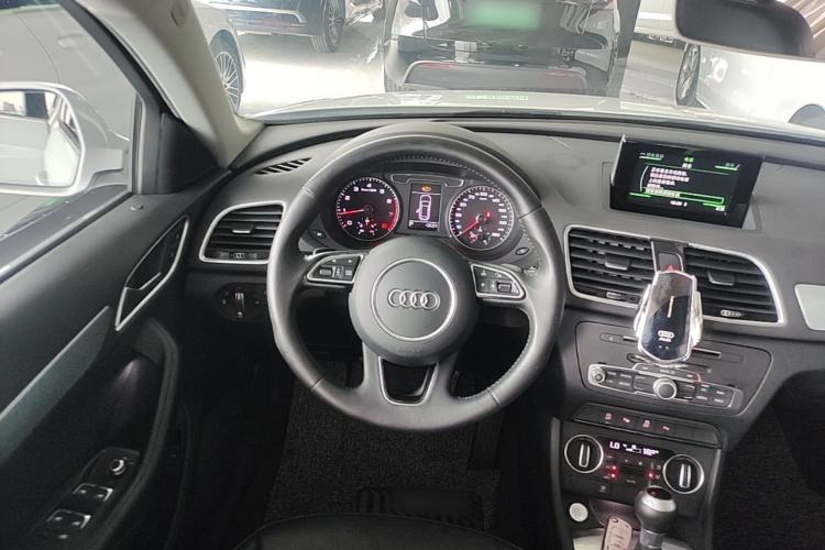 Used Audi Q3 2016 30 TFSI Fashion Model Steering Wheel