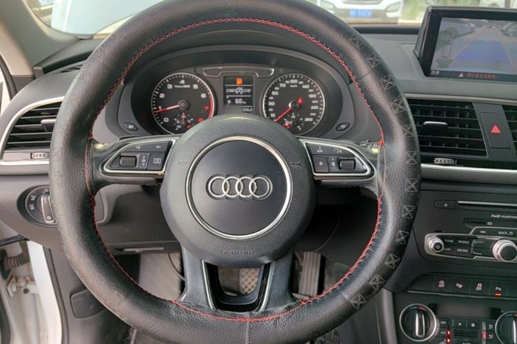 Used Audi Q3 2016 30 TFSI Fashion Model Steering Wheel