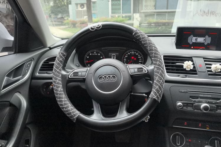 Used Audi Q3 2016 30 TFSI Fashion Model Steering Wheel