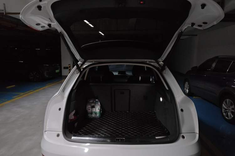 Used Audi Q3 2016 35 TFSI Fashion Model Trunk