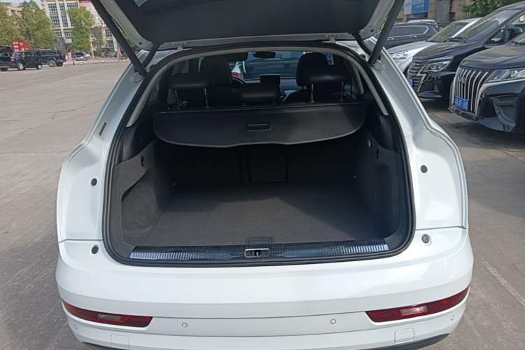 Used Audi Q3 2016 30 TFSI Fashion Model Trunk