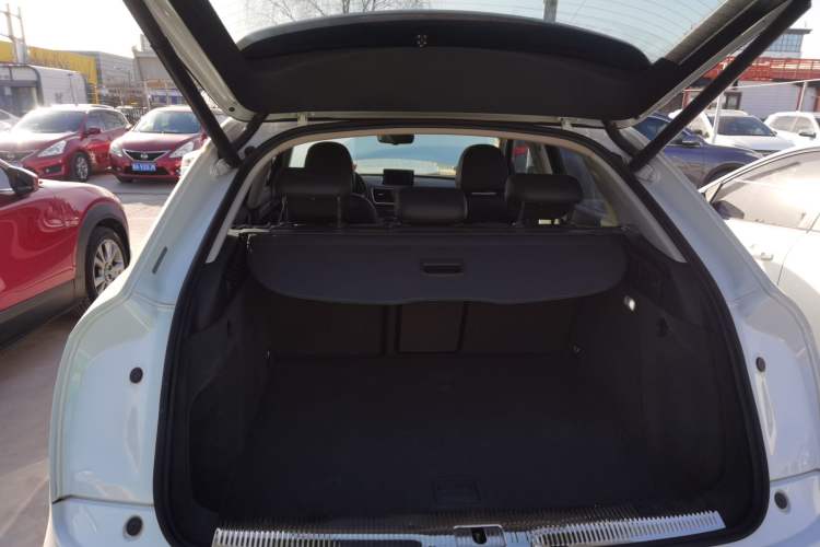 Used Audi Q3 2016 35 TFSI Style Edition Trunk