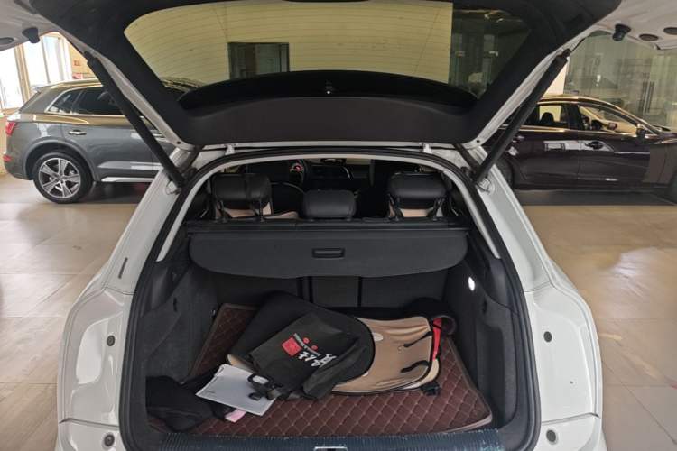 Used Audi Q3 2016 30 TFSI Fashion Model Trunk