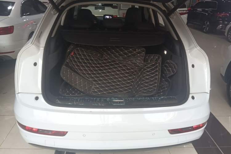 Used Audi Q3 2016 30 TFSI Fashion Model Trunk