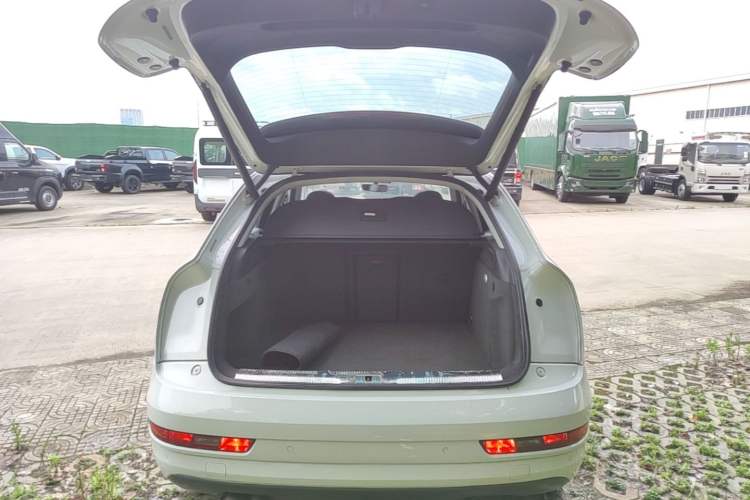 Used Audi Q3 2016 35 TFSI Fashion Model Trunk